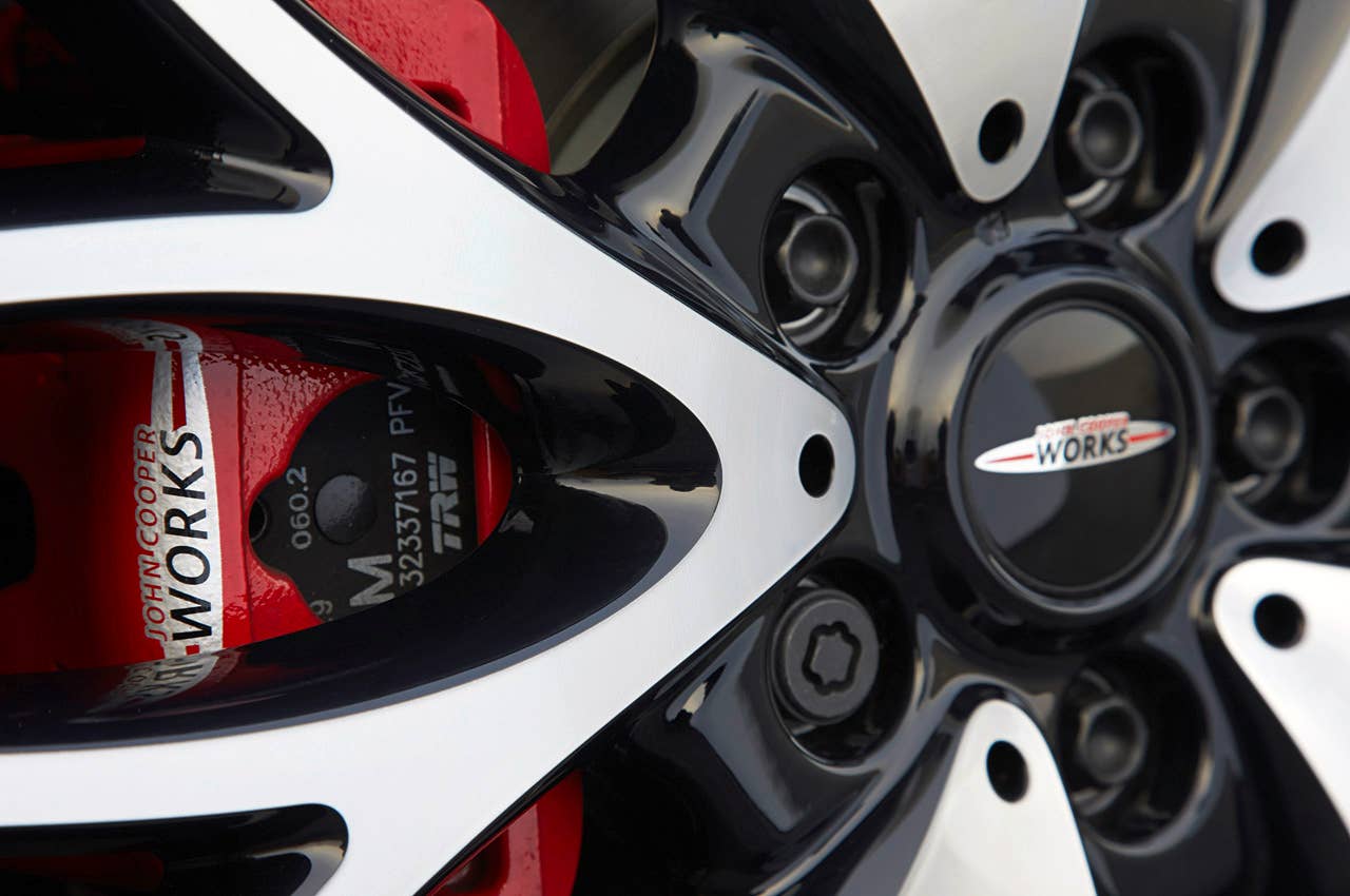 2014 Mini John Cooper Works Paceman All4 wheel detail
