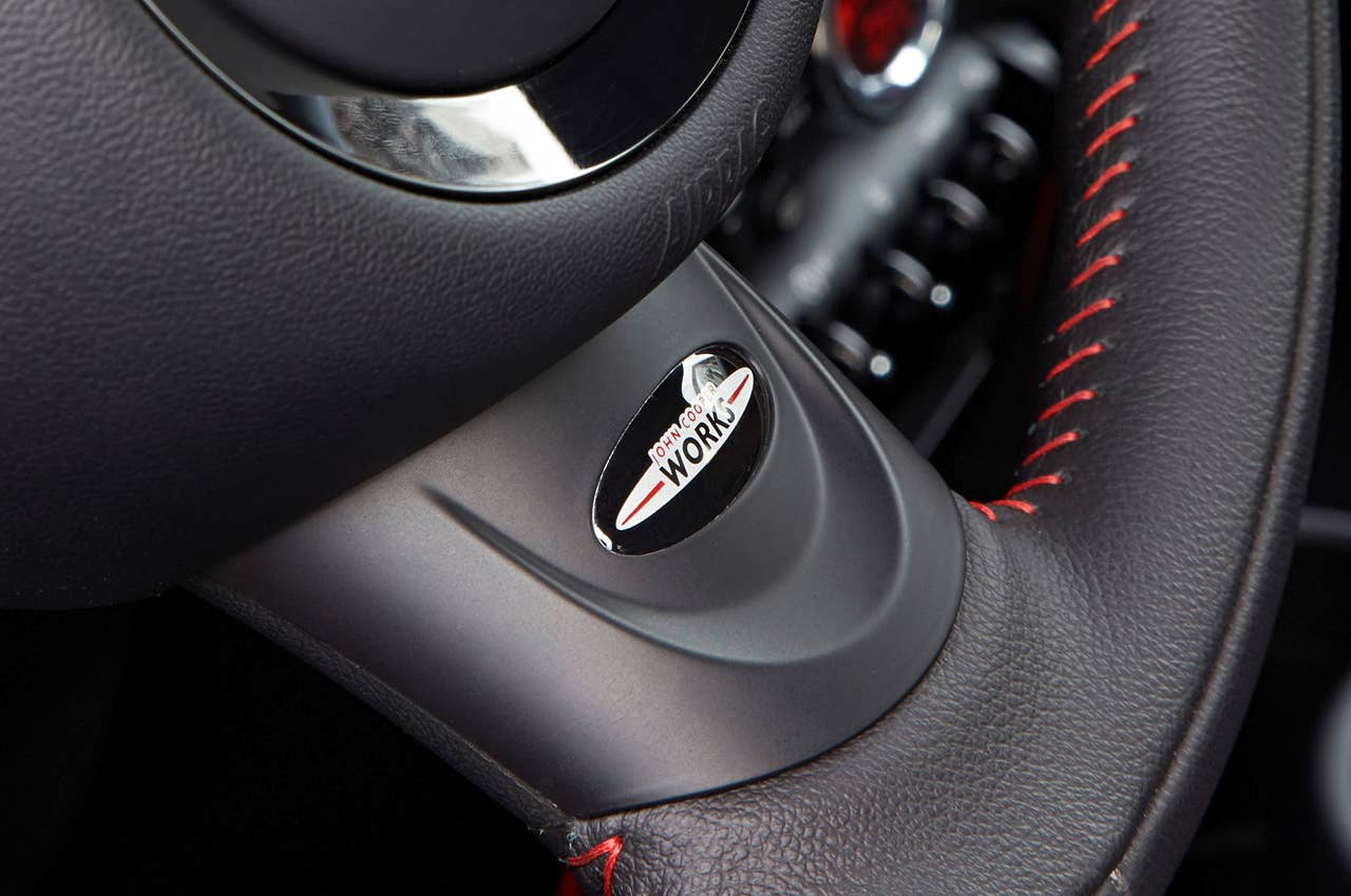 2014 Mini John Cooper Works Paceman All4 steering wheel detail