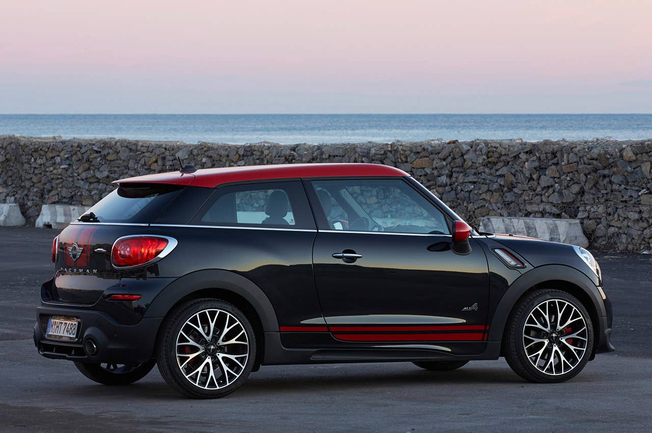 2014 Mini John Cooper Works Paceman All4 rear 3/4 view