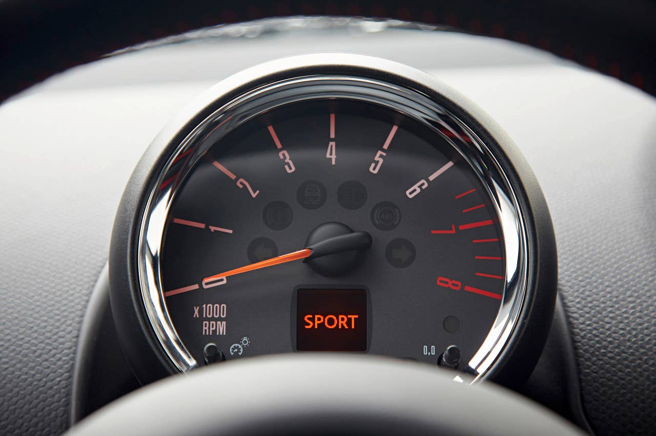 2014 Mini John Cooper Works Paceman All4 tachometer