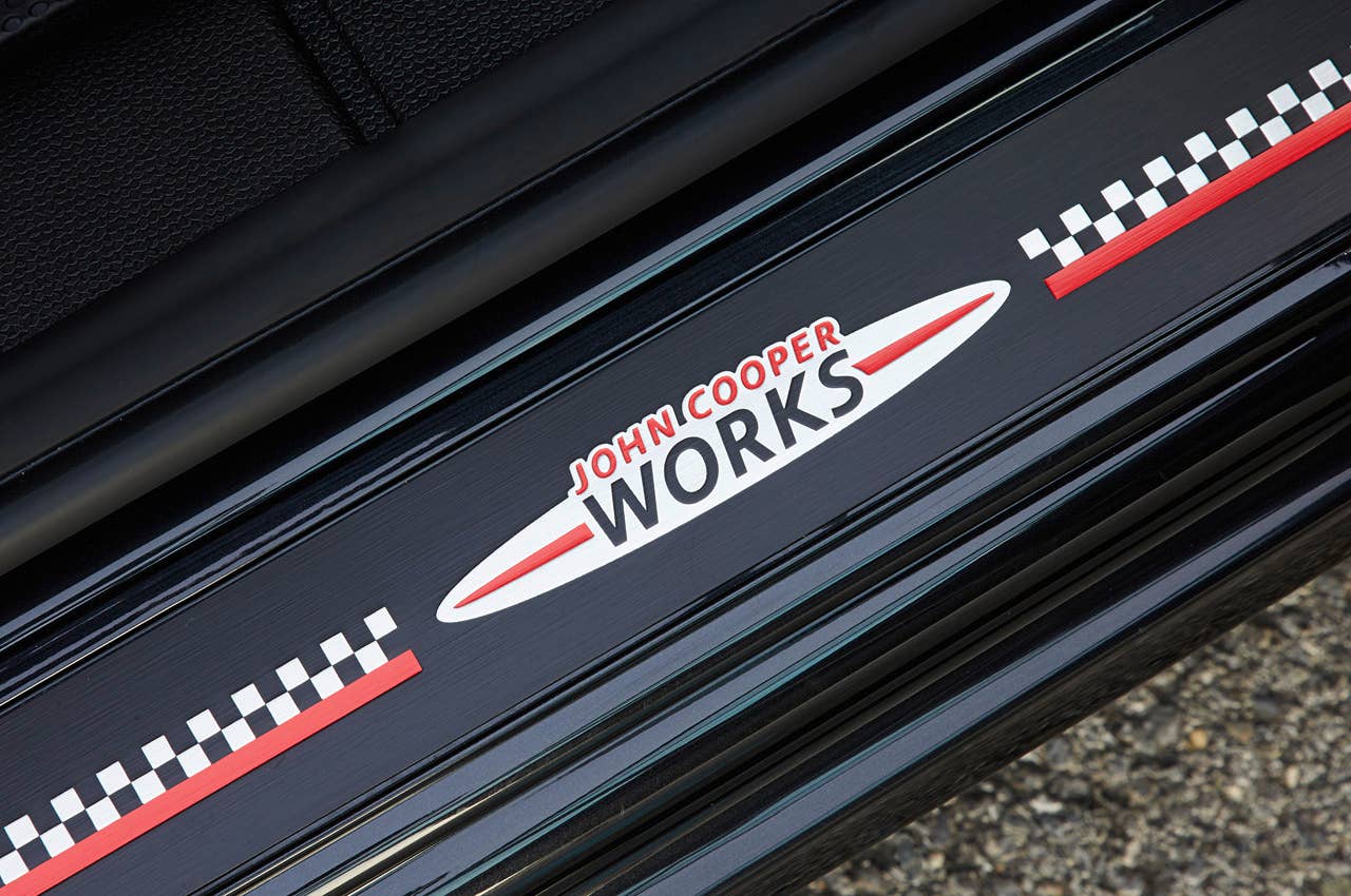 2014 Mini John Cooper Works Paceman All4 sill plate