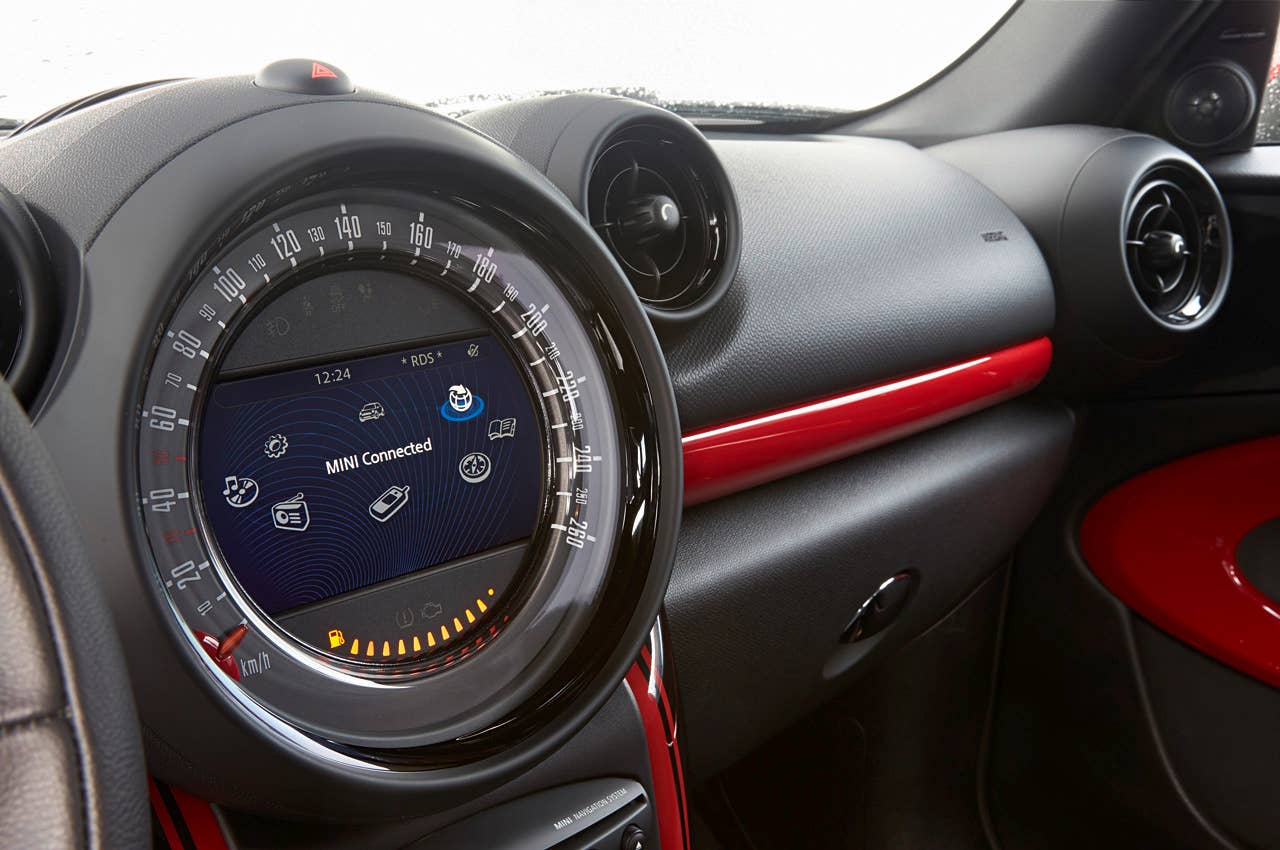 2014 Mini John Cooper Works Paceman All4 infotainment system