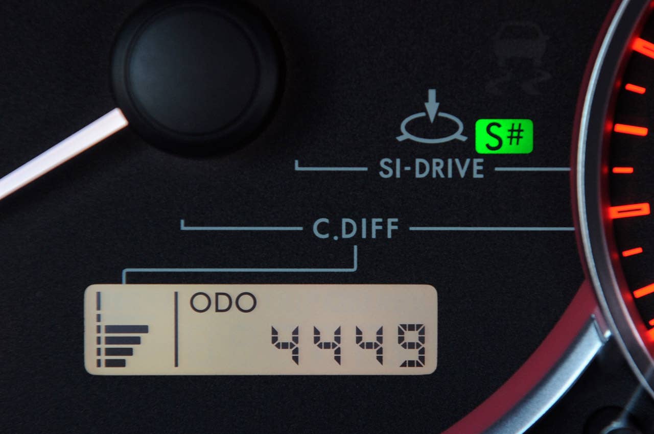 2011 Subaru Impreza WRX STI adjustable differential display