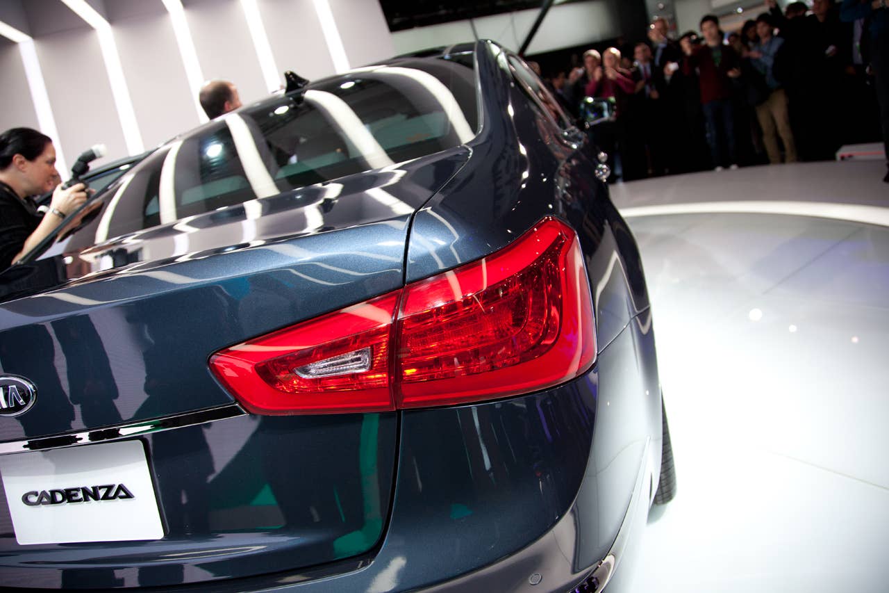 2014 Kia Cadenza tail lamp