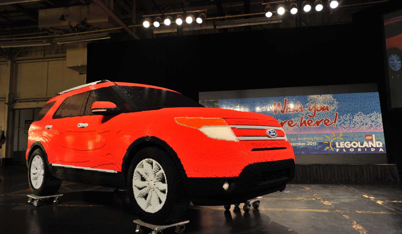 Lego Ford Explorer at Legoland side