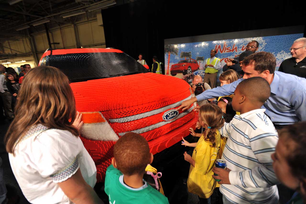Lego Ford Explorer in the crowds at Legoland