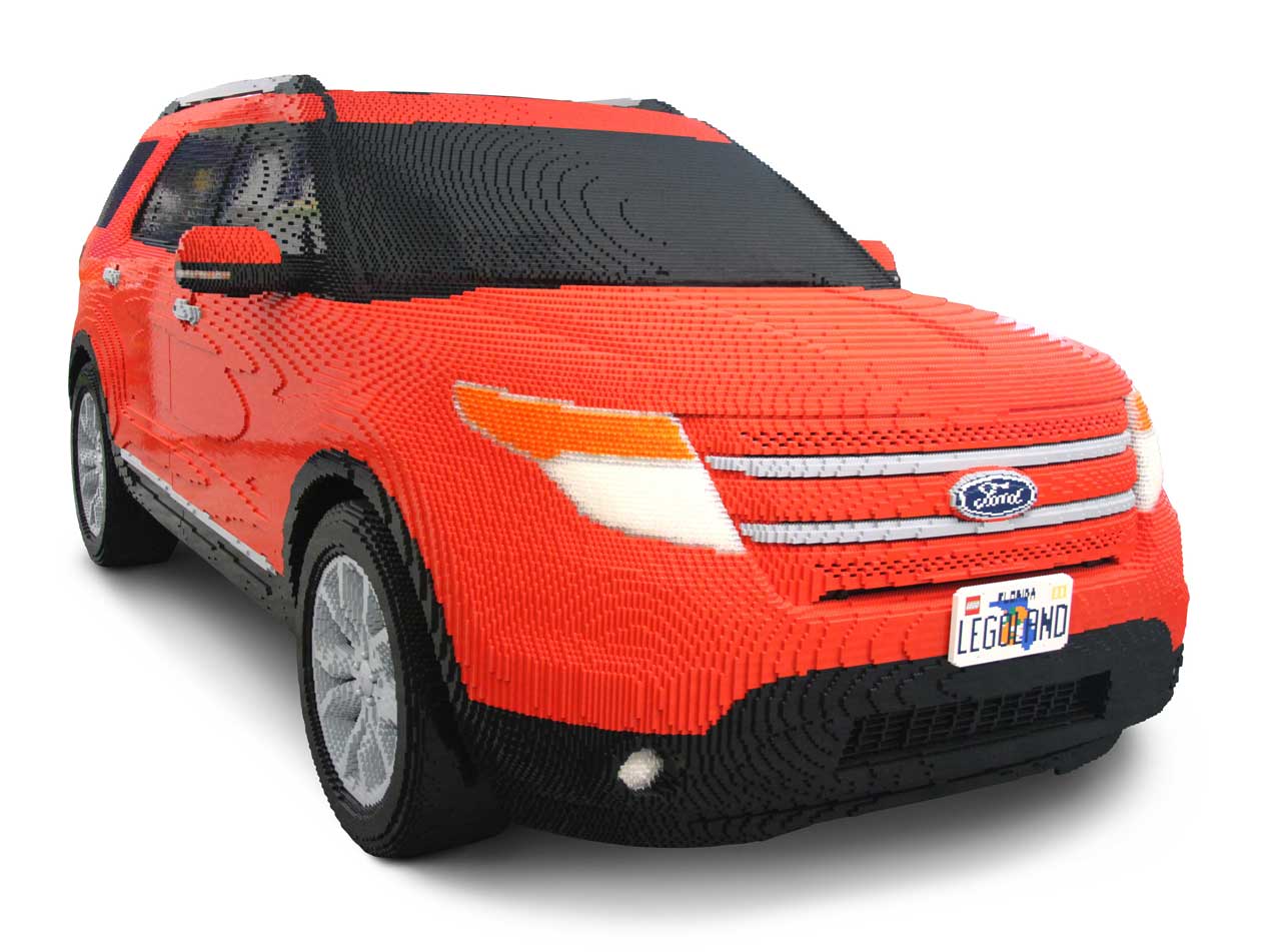 Lego Ford Explorer front 3/4