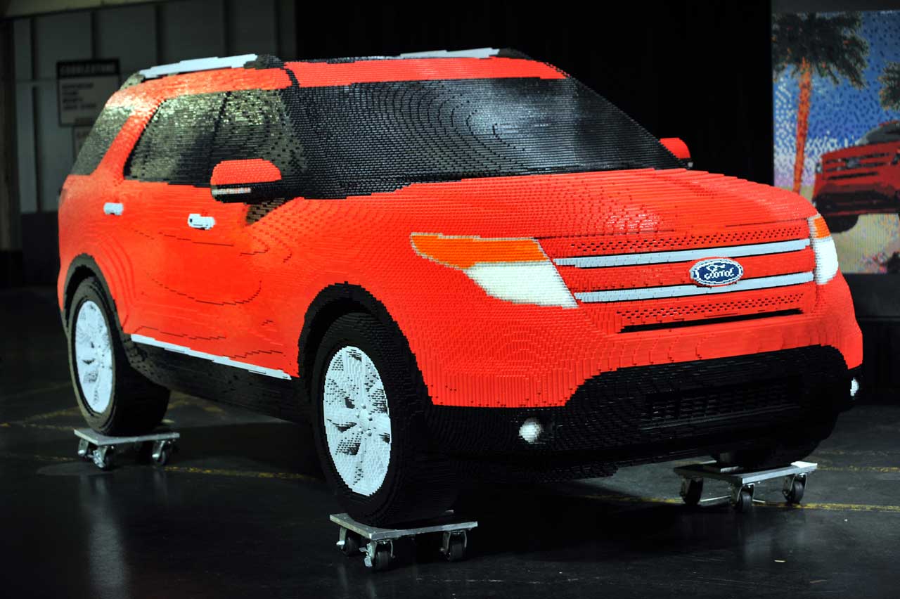 Lego Ford Explorer at Legoland front 3/4