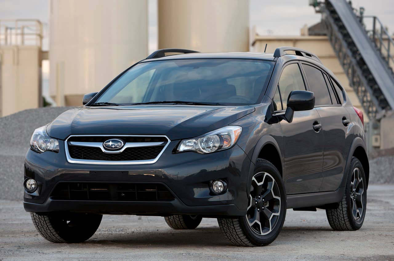 2013 Subaru XV Crosstrek front 3/4 view