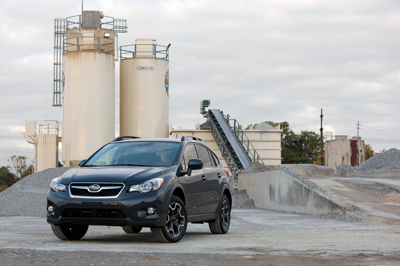 2013 Subaru XV Crosstrek front 3/4 view