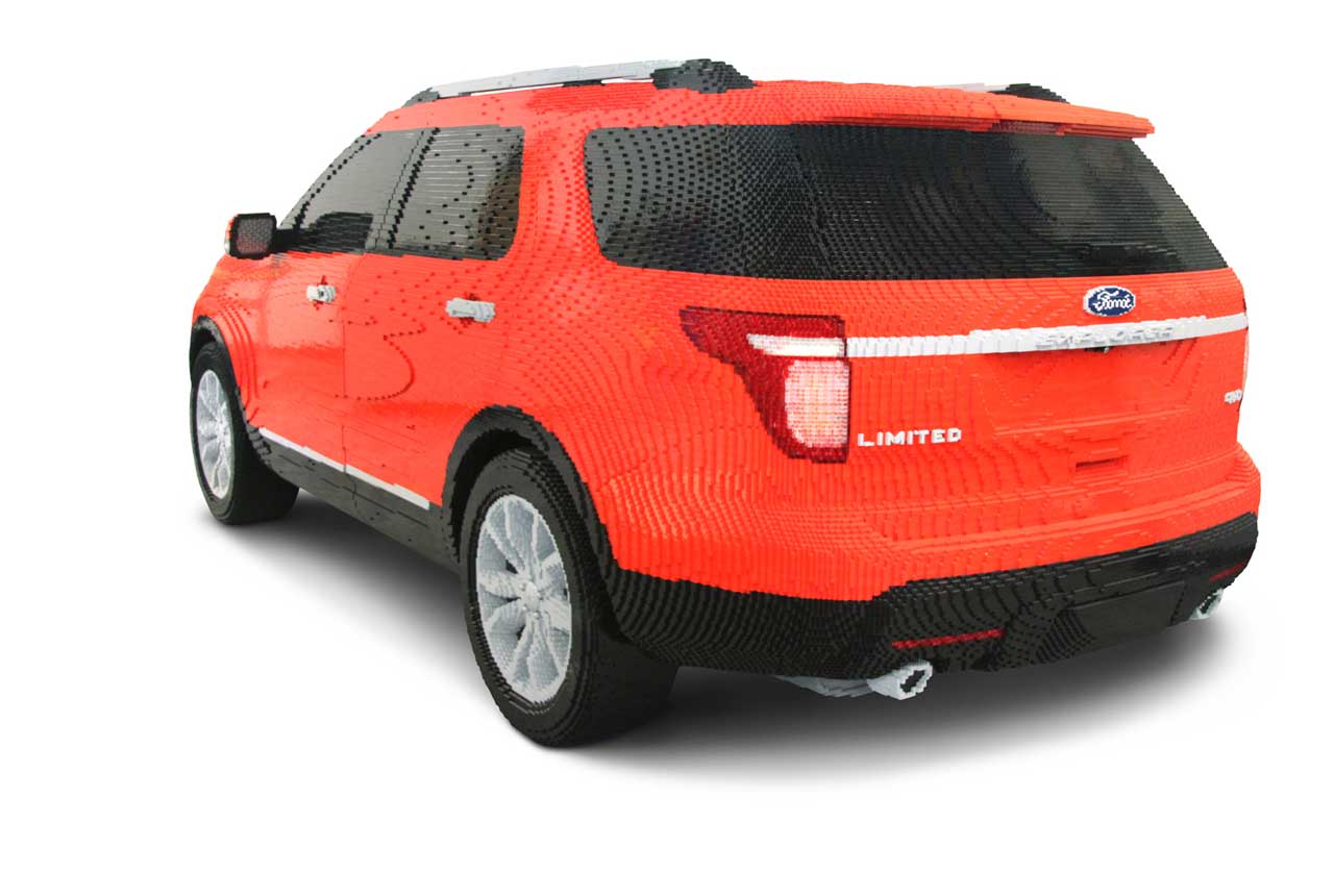 Lego Ford Explorer rear 3/4