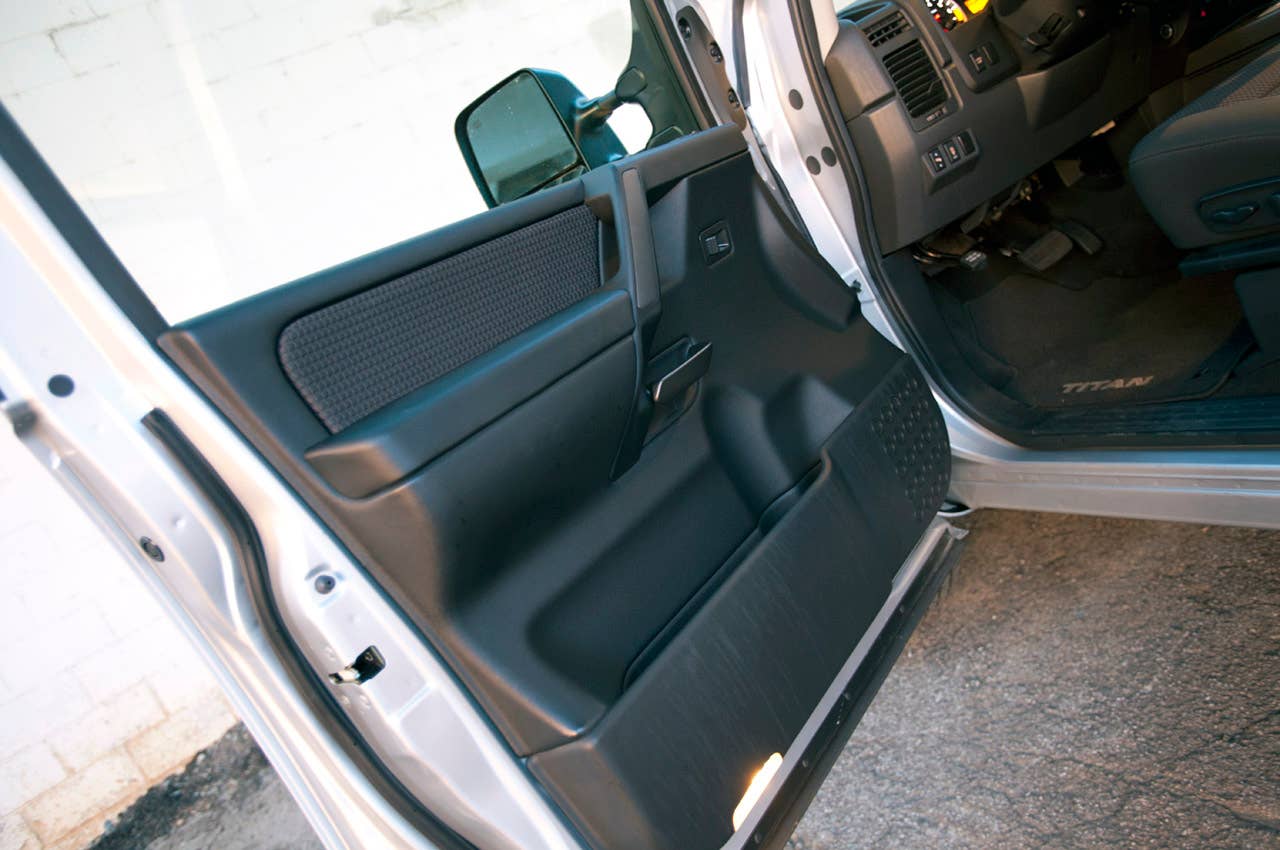 2012 Nissan Titan door