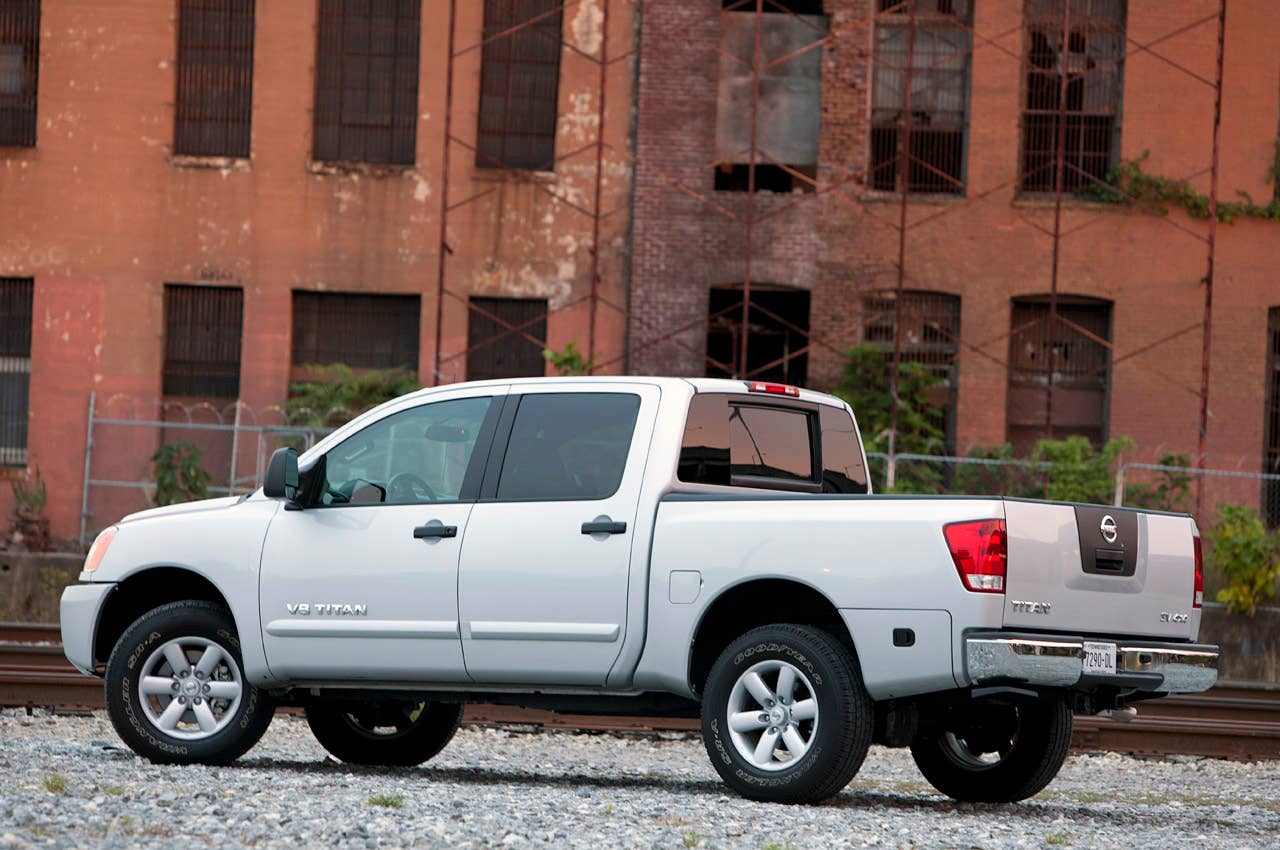 2012 Nissan Titan rear 3/4 view