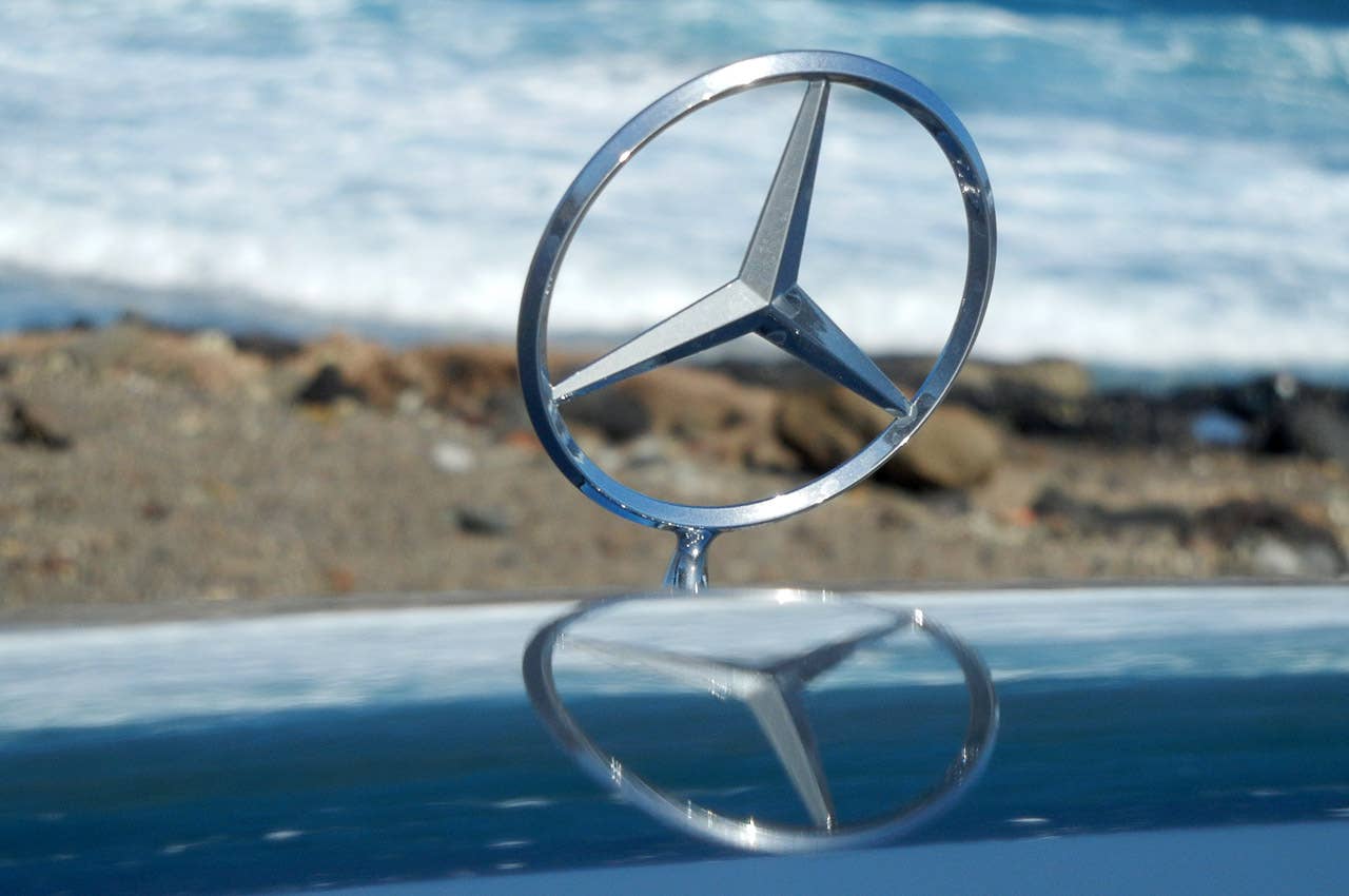 2012 Mercedes-Benz C350 Sedan hood ornament