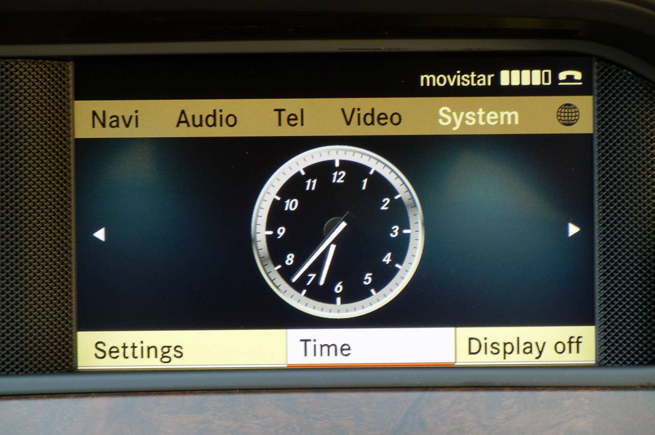 2012 Mercedes-Benz C350 Sedan clock