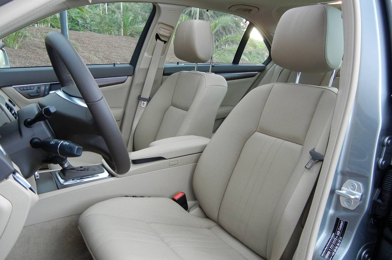 2012 Mercedes-Benz C350 Sedan front seats