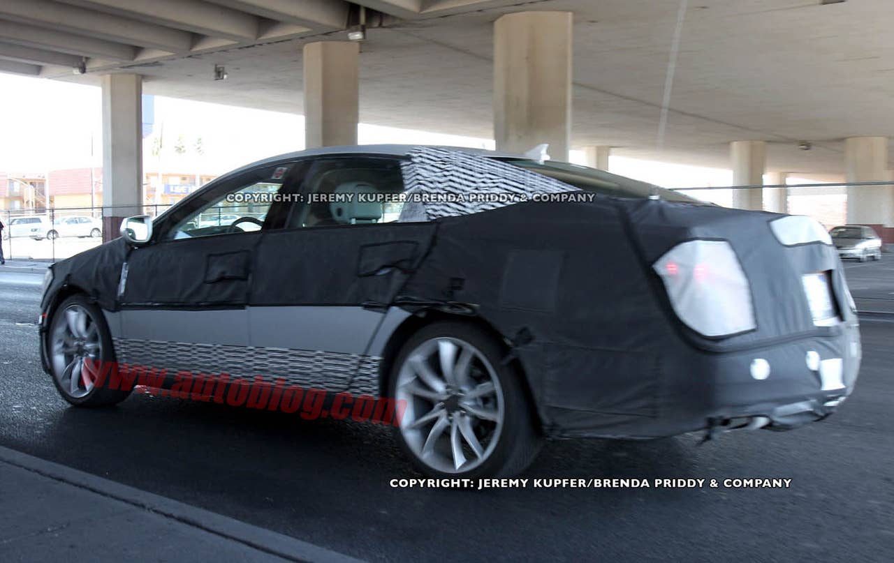 Cadillac XTS: Spy Shots