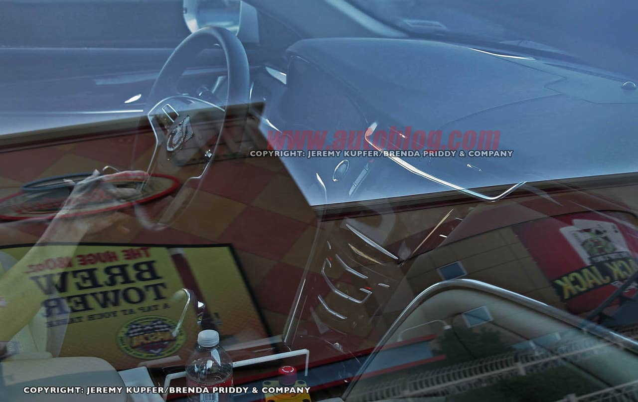 Cadillac XTS: Spy Shots