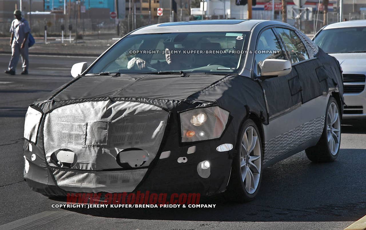 Cadillac XTS: Spy Shots