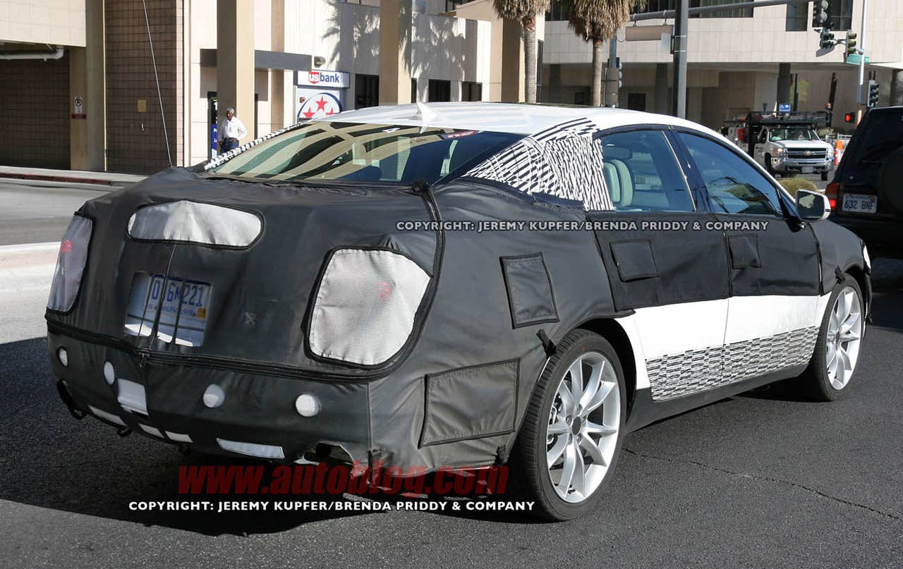 Cadillac XTS: Spy Shots