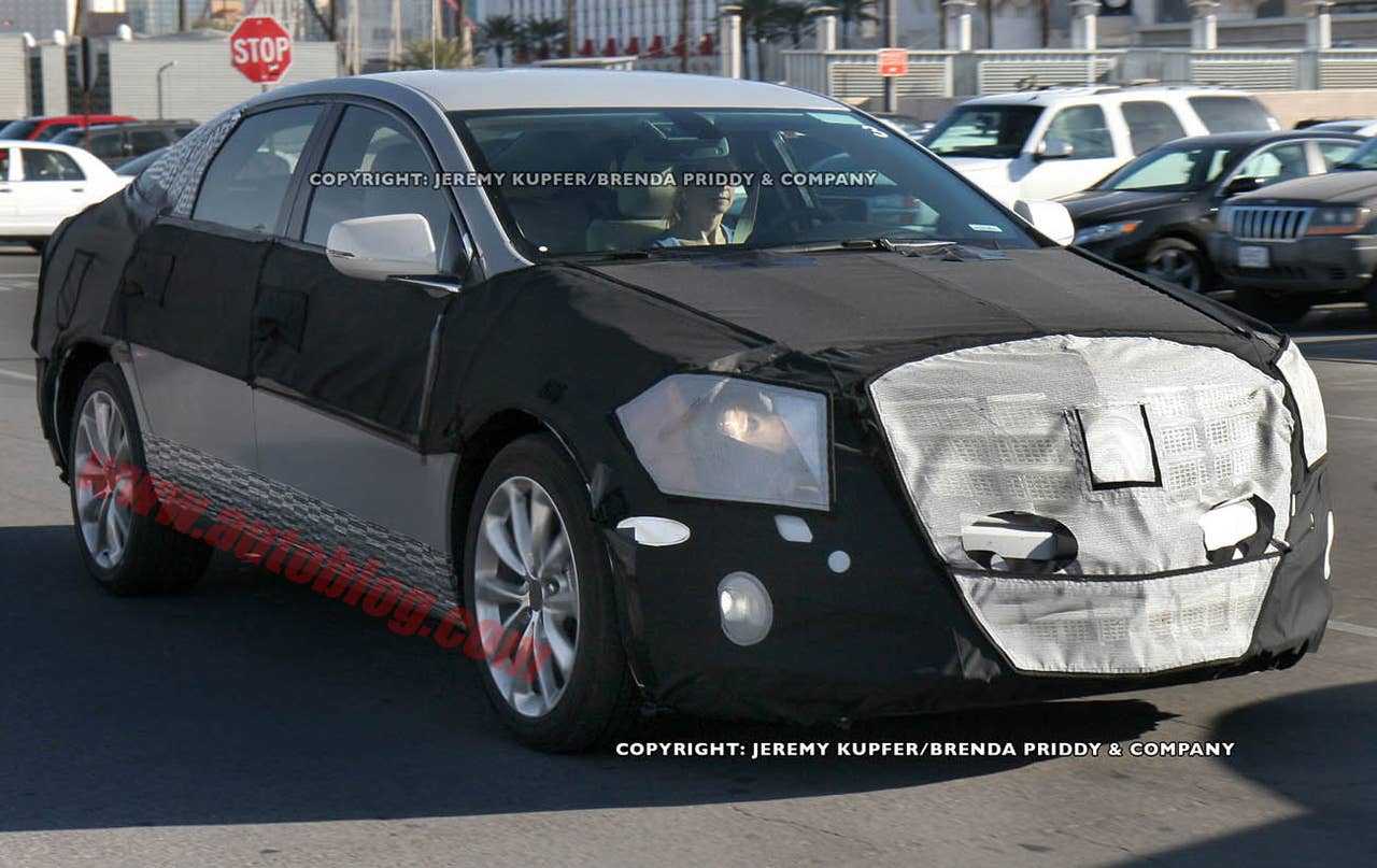 Cadillac XTS: Spy Shots