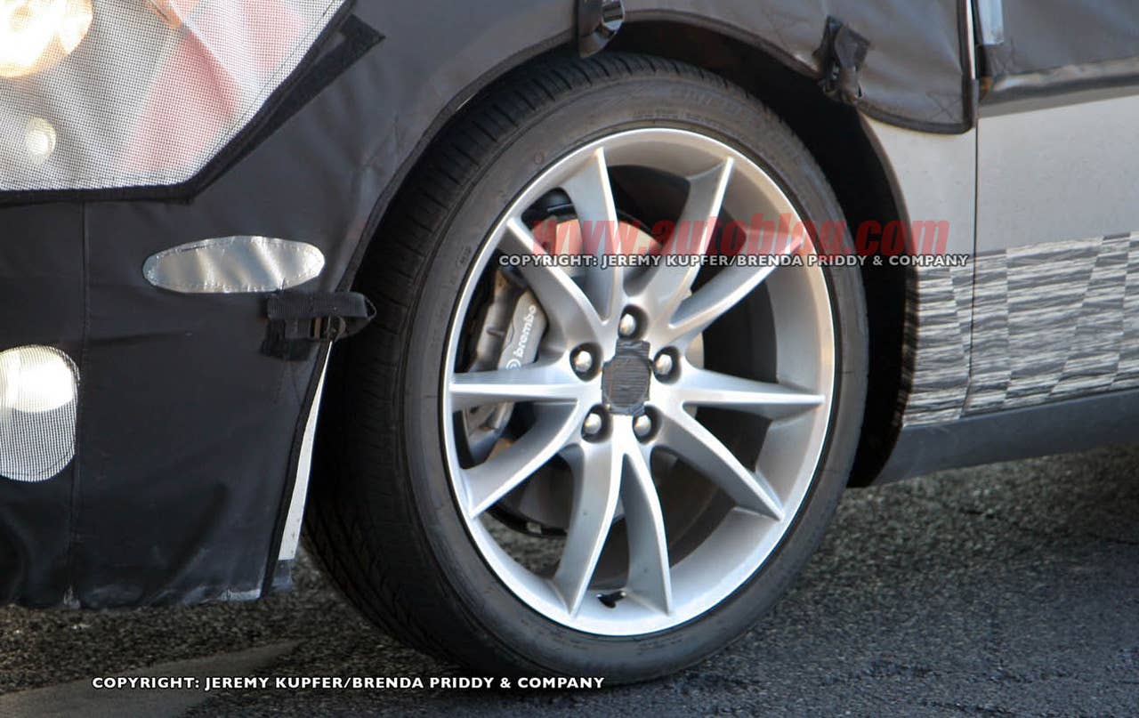 Cadillac XTS: Spy Shots