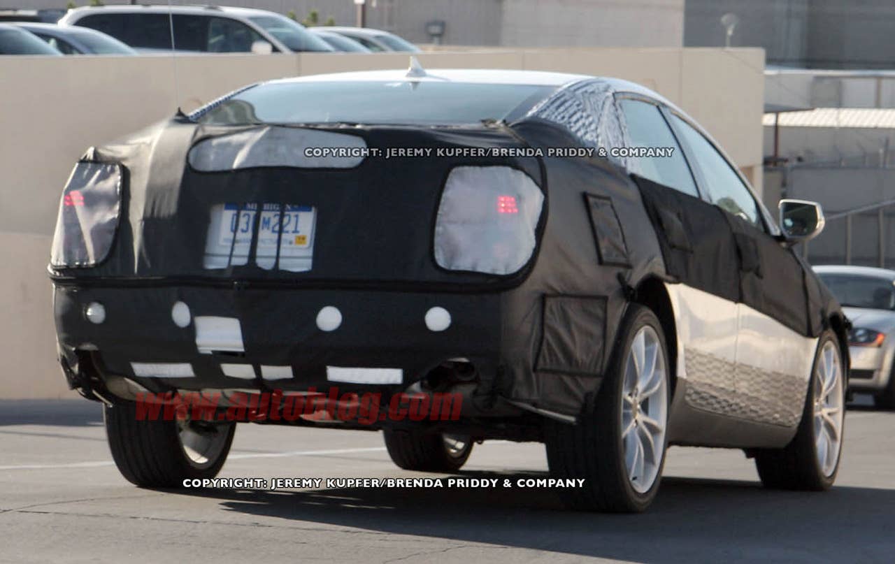 Cadillac XTS: Spy Shots