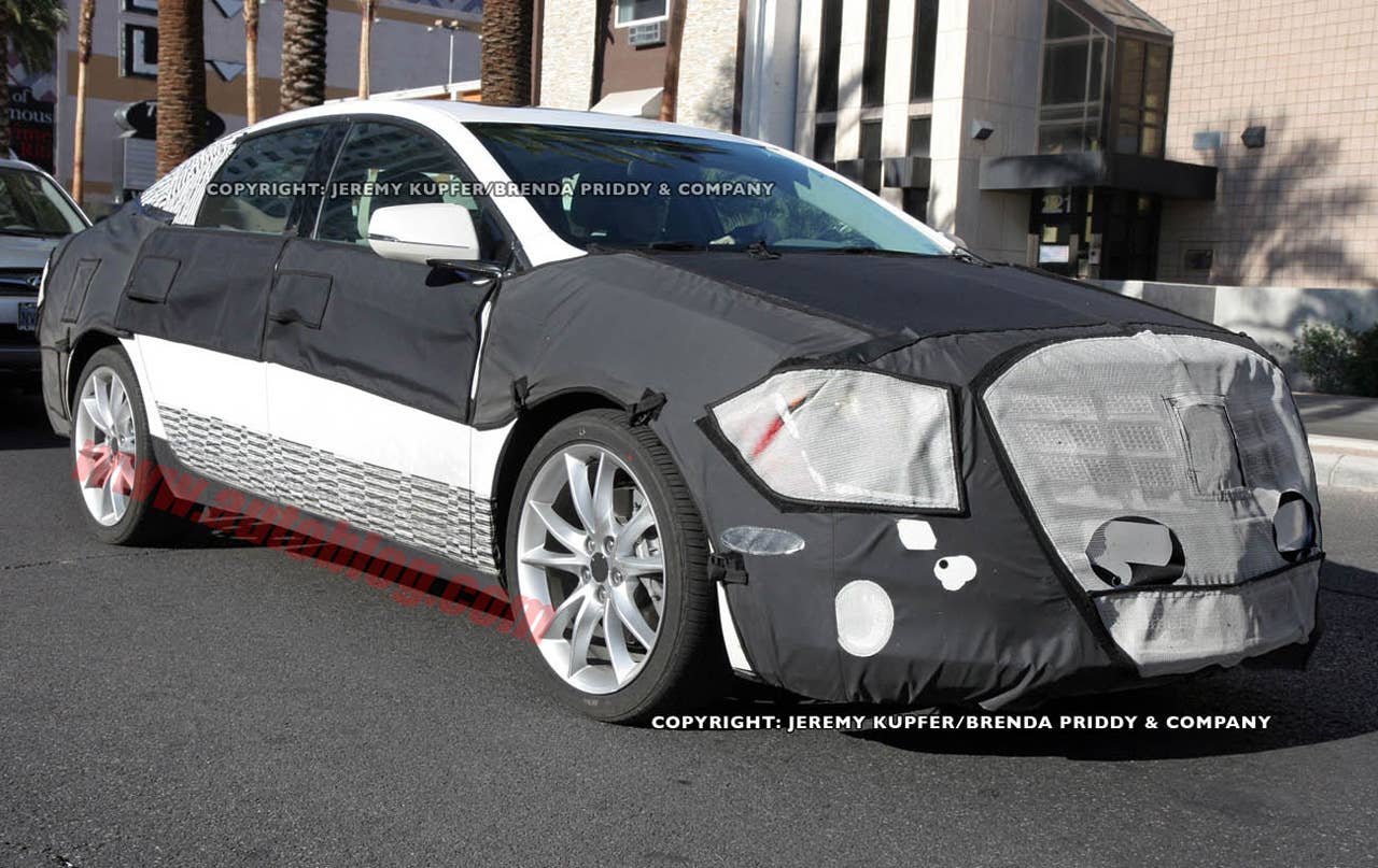 Cadillac XTS: Spy Shots