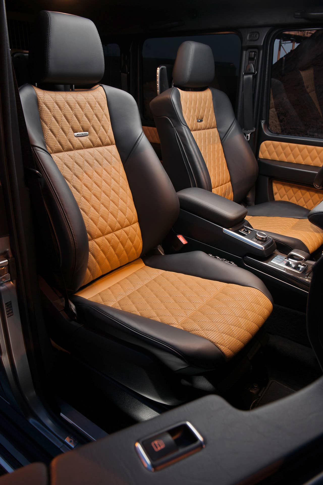 2013 Mercedes-Benz G63 AMG seats
