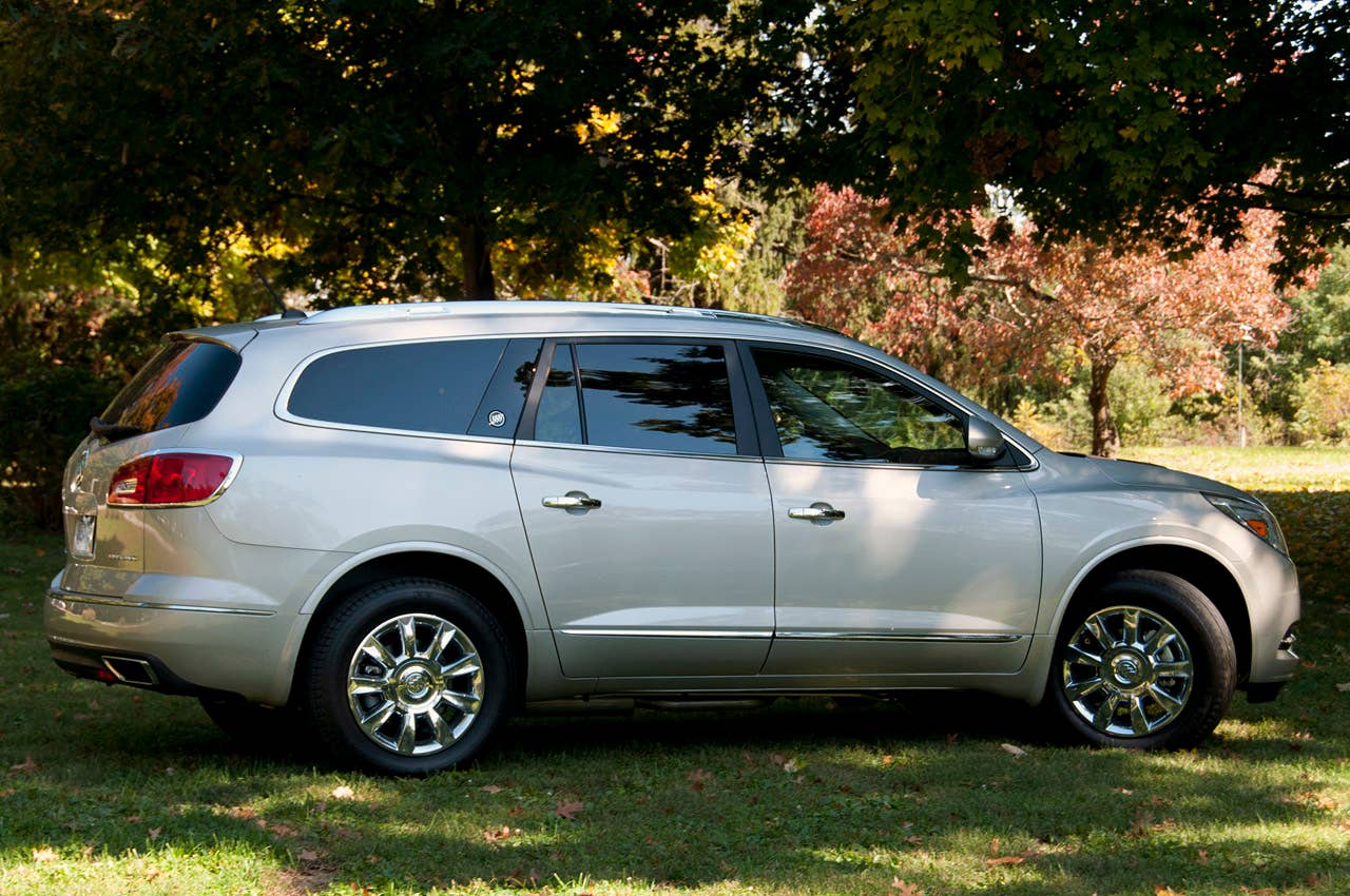 2013 Buick Enclave rear 3/4 view