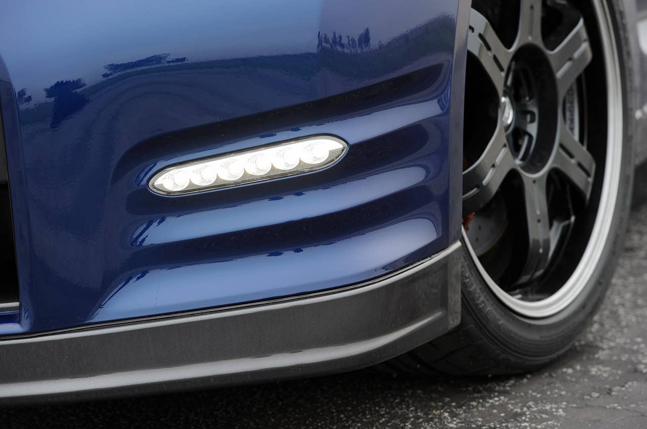 2012 Nissan GT-R front fascia