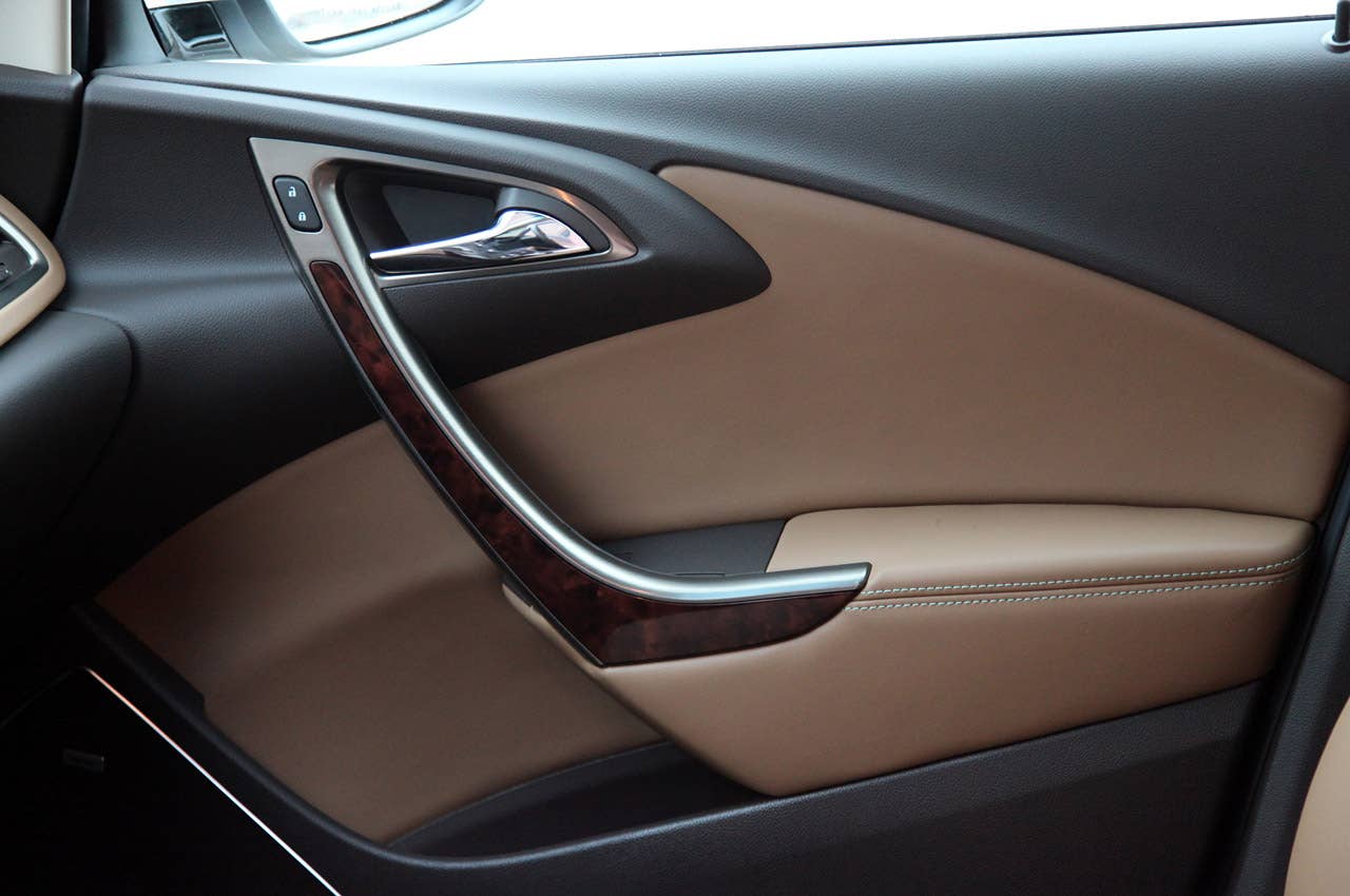 2012 Buick Verano door