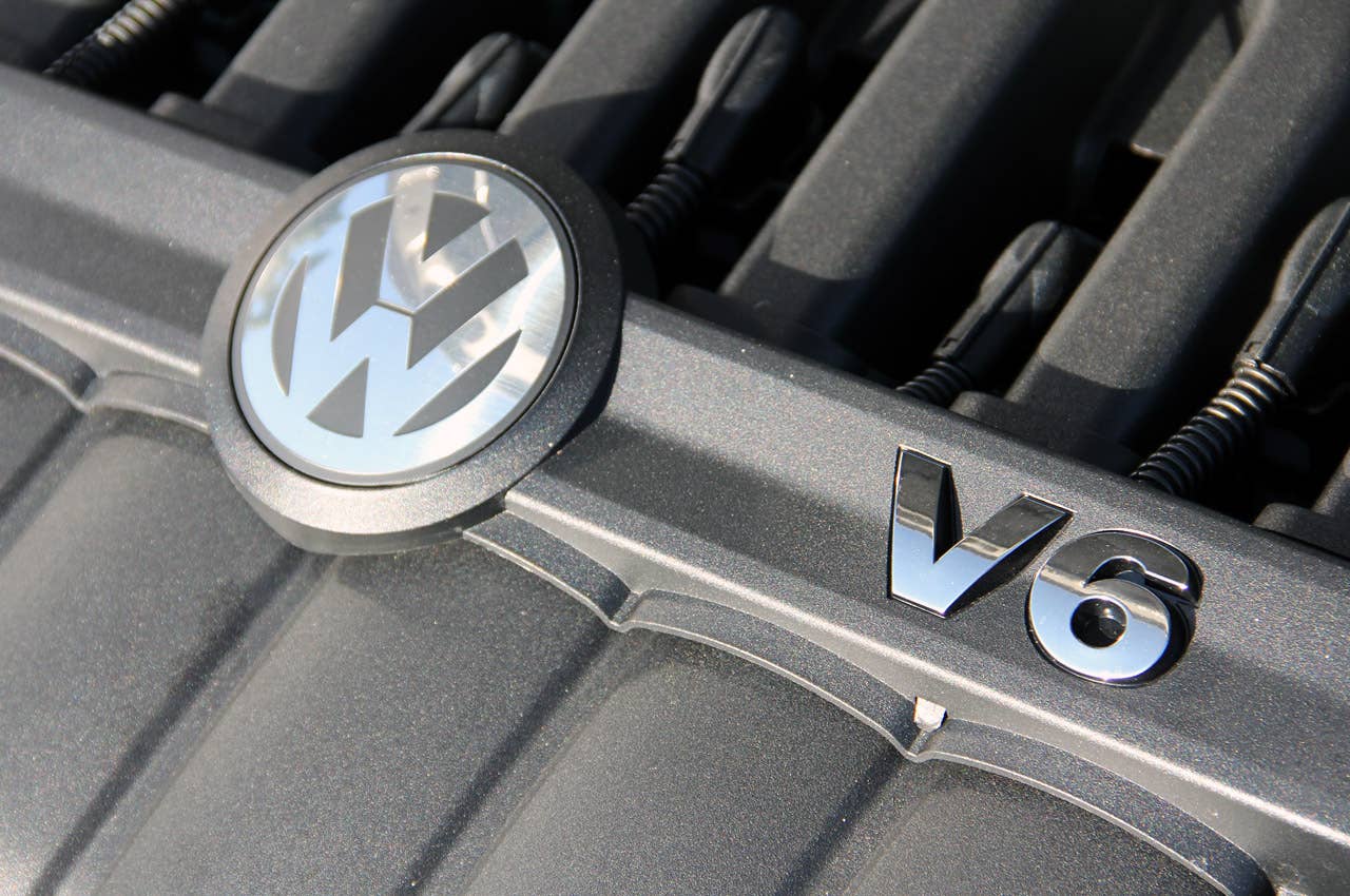2013 Volkswagen CC engine detail