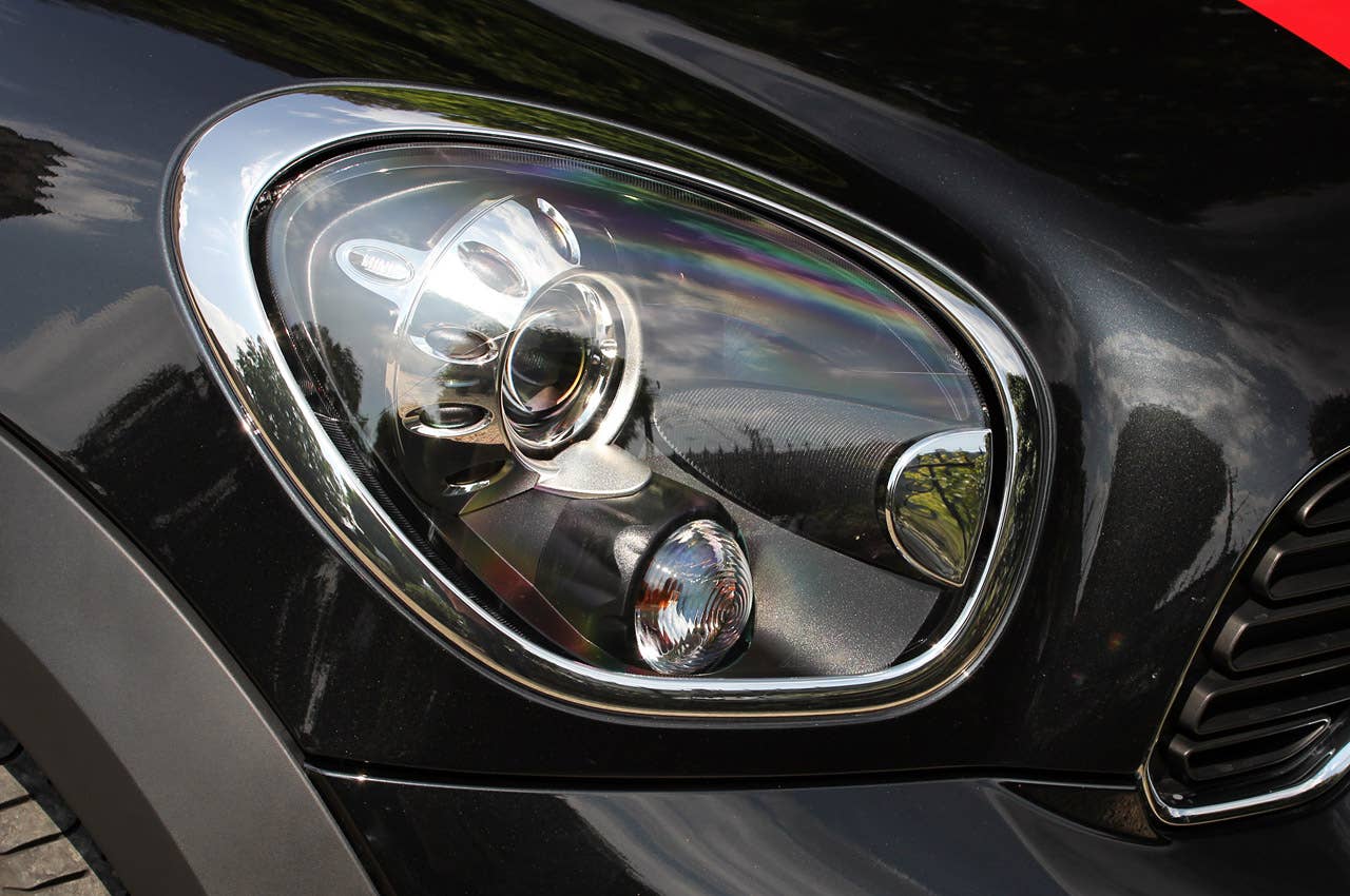 2013 Mini Countryman John Cooper Works All4 headlight