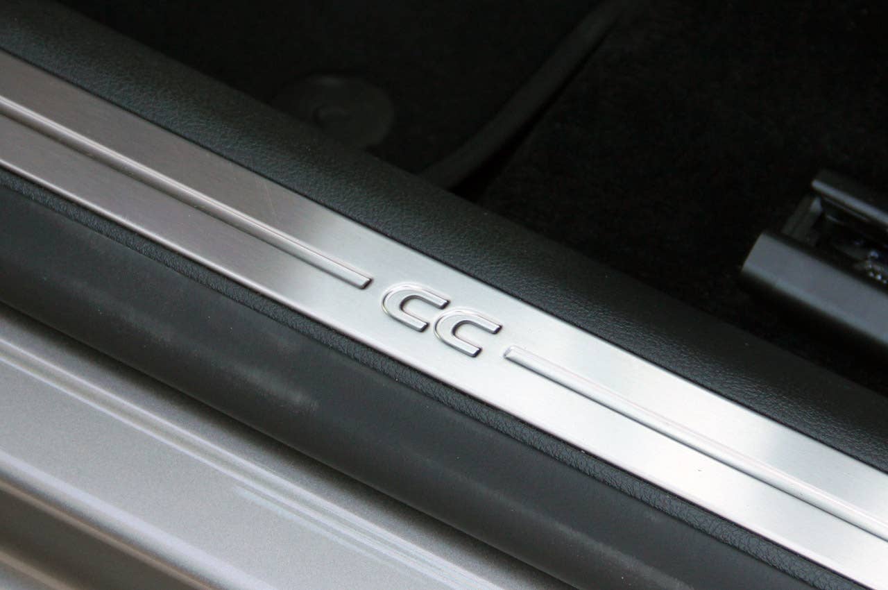 2013 Volkswagen CC sill plate
