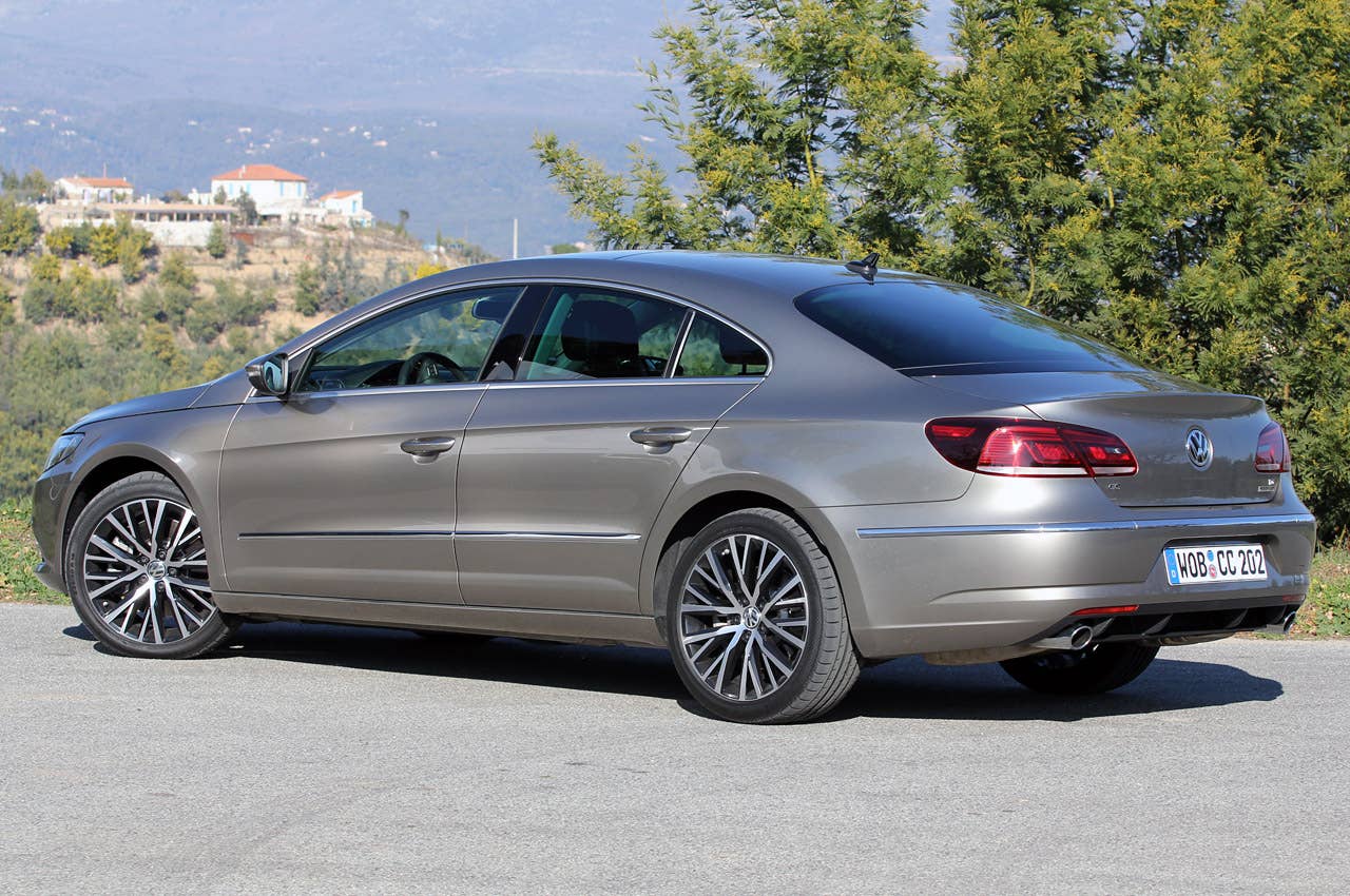 2013 Volkswagen CC rear 3/4 view