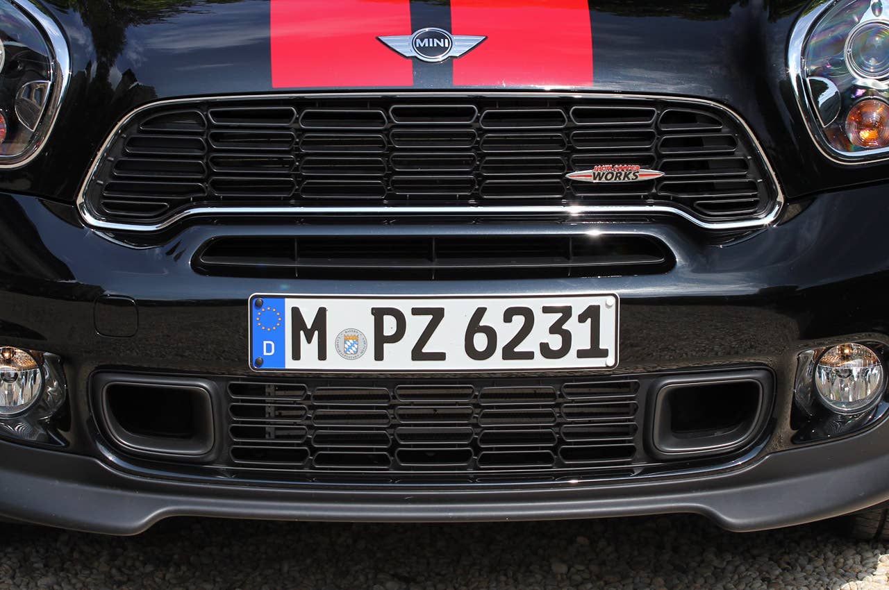 2013 Mini Countryman John Cooper Works All4 grille