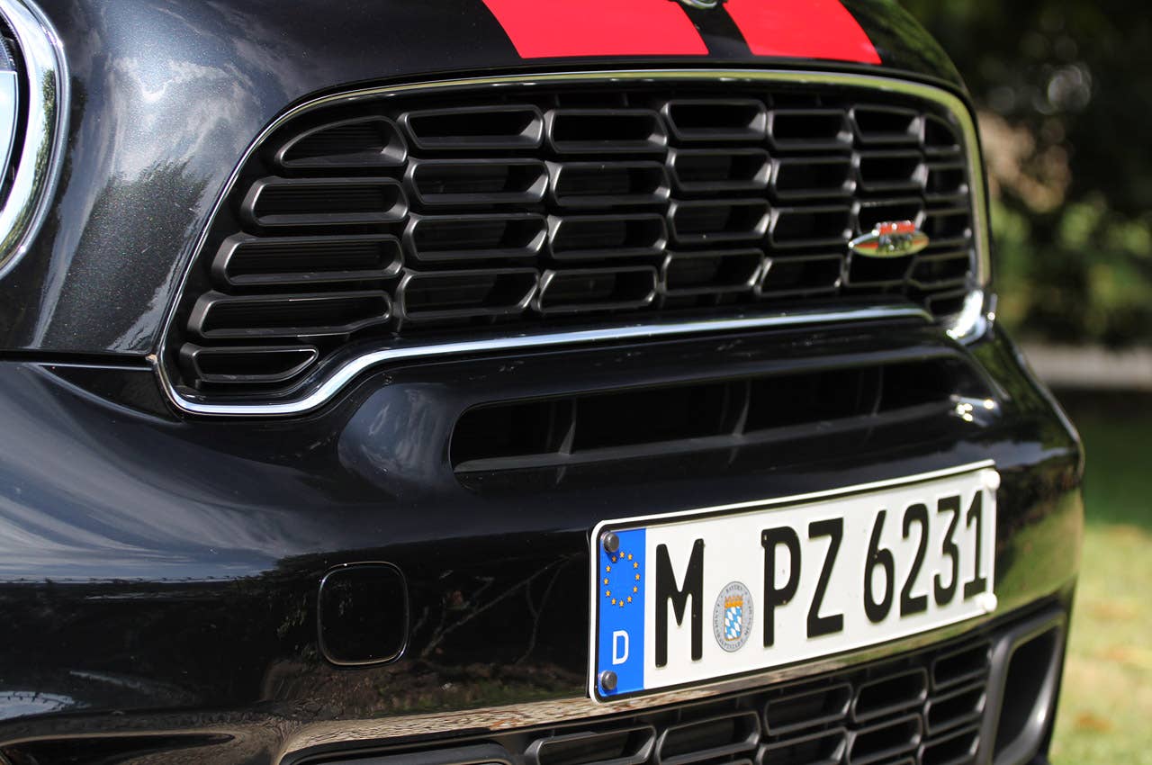 2013 Mini Countryman John Cooper Works All4 grille