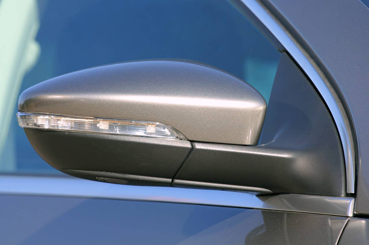 2013 Volkswagen CC side mirror