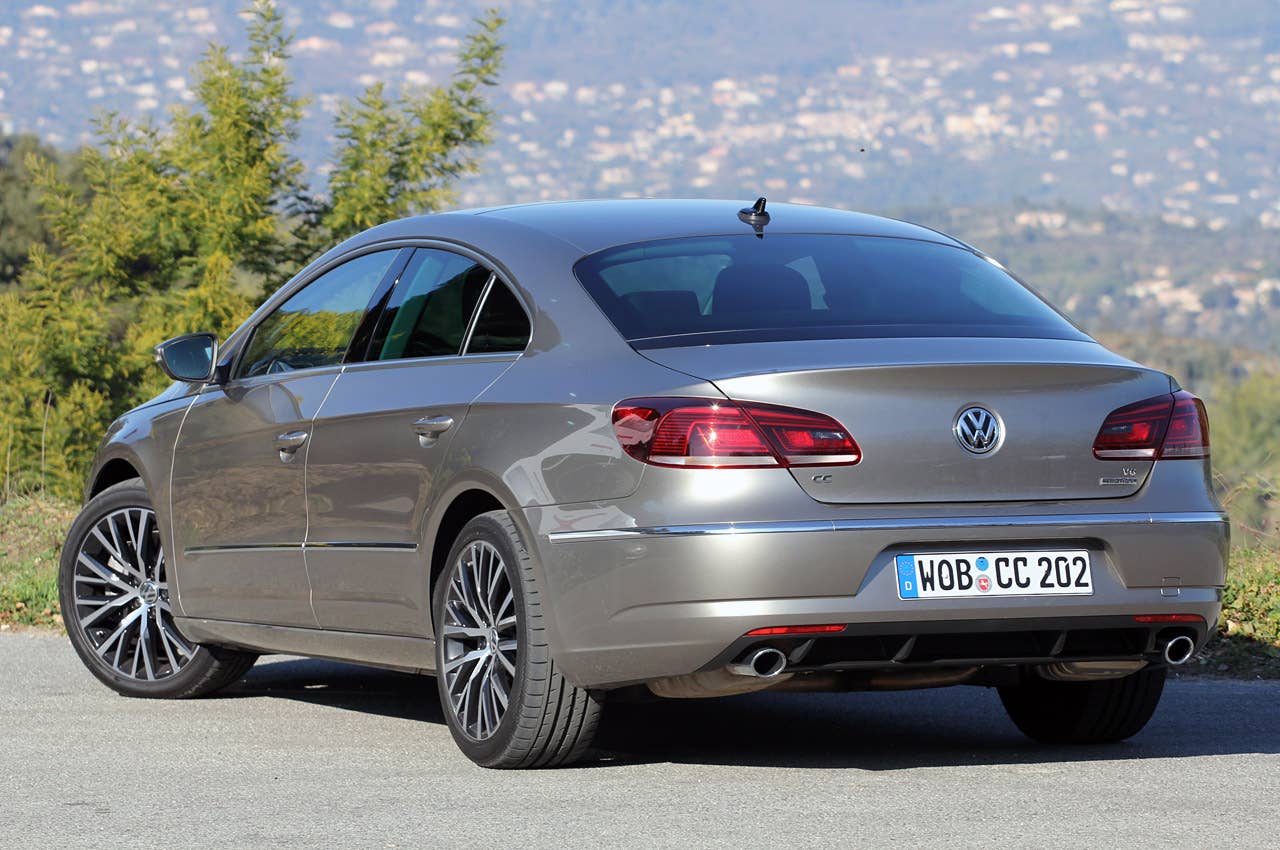 2013 Volkswagen CC rear 3/4 view