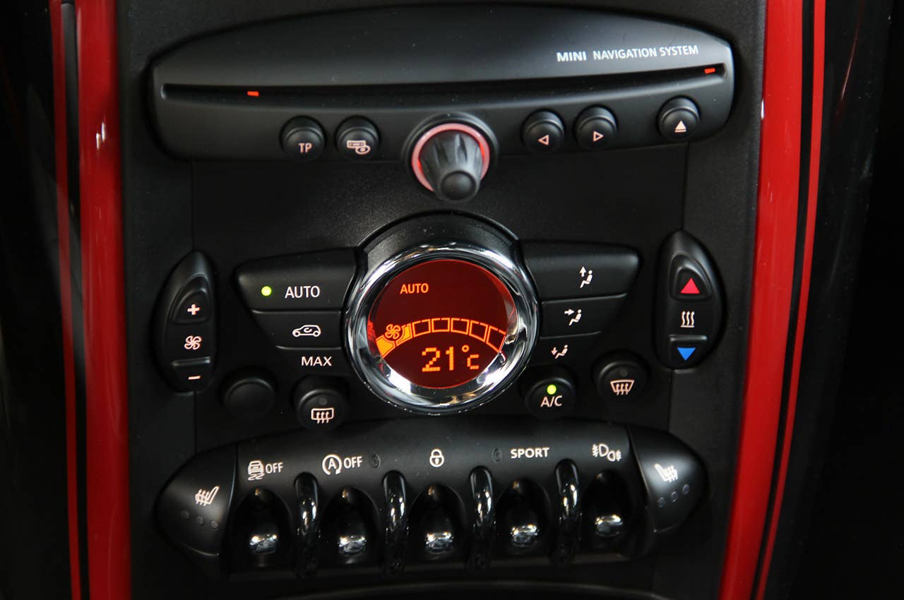 2013 Mini Countryman John Cooper Works All4 instrument panel