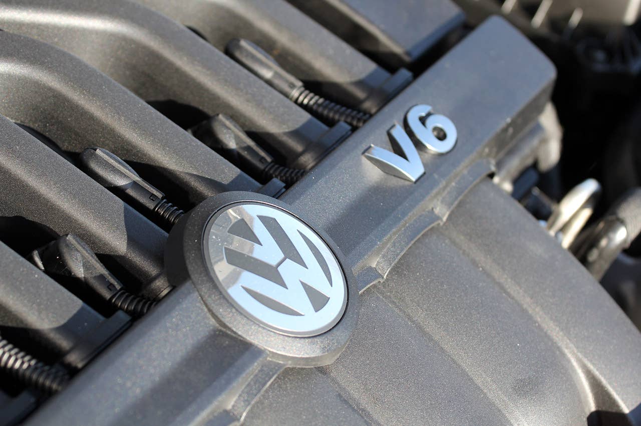 2013 Volkswagen CC engine detail