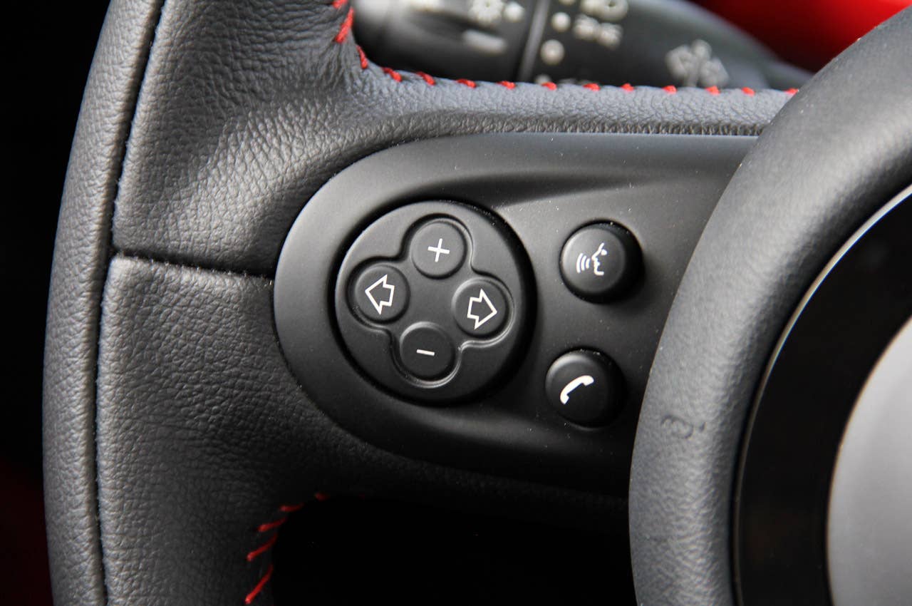 2013 Mini Countryman John Cooper Works All4 steering wheel controls