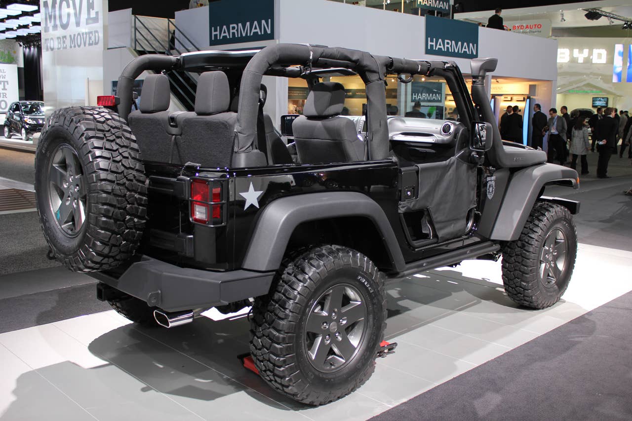 Detroit 2011: Jeep Wrangler Call of Duty Black Ops Edition rear 3/4