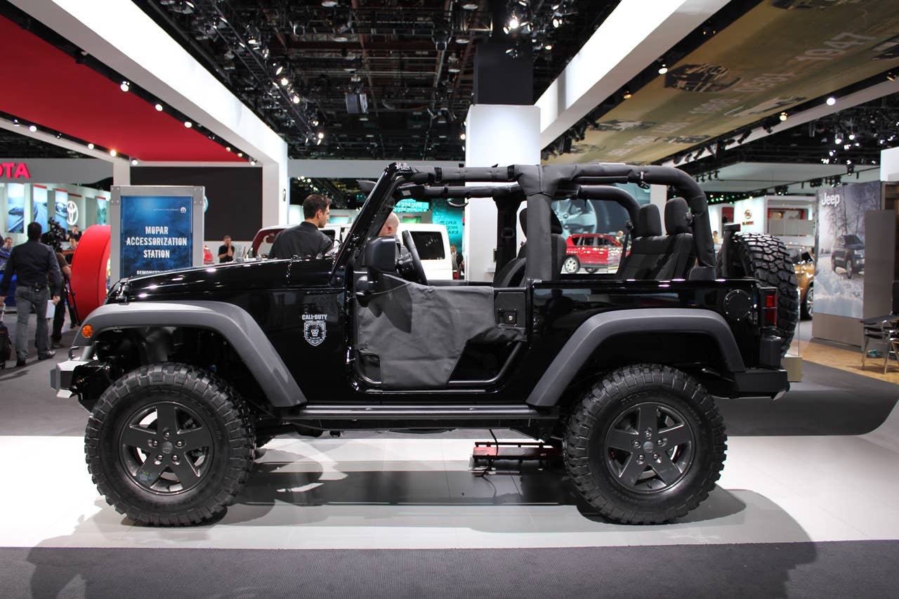 Detroit 2011: Jeep Wrangler Call of Duty Black Ops Edition side