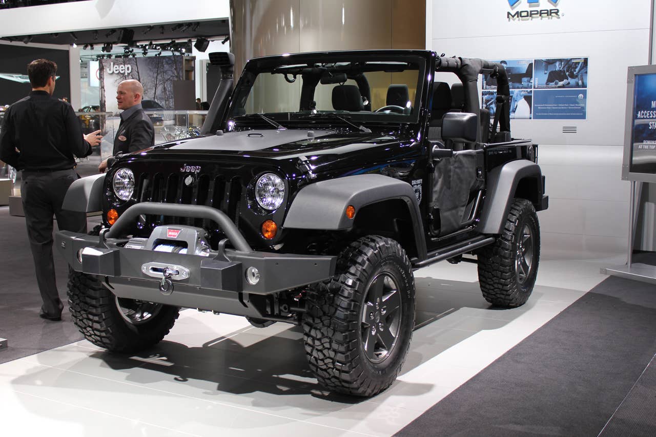 Detroit 2011: Jeep Wrangler Call of Duty Black Ops Edition front 3/4