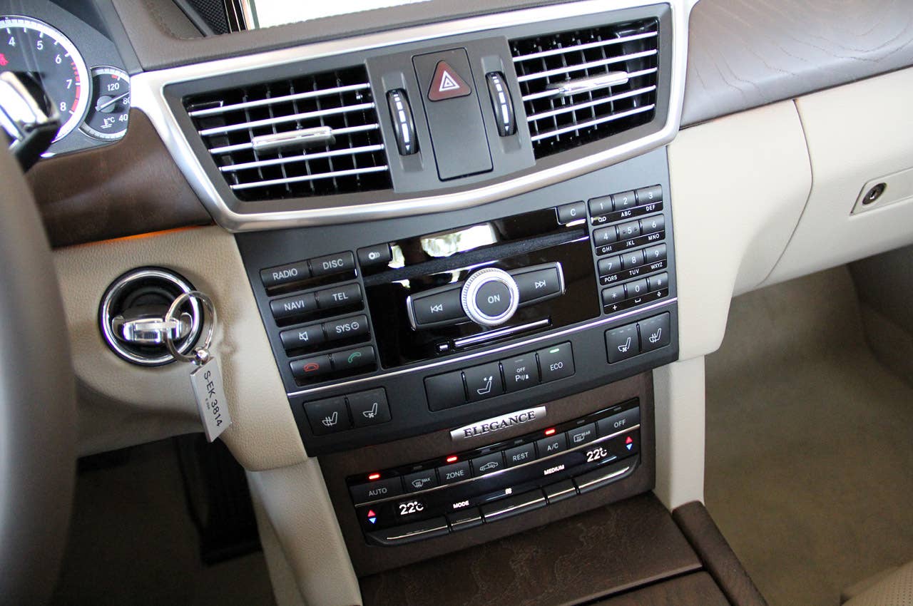 2012 Mercedes-Benz E350 instrument panel