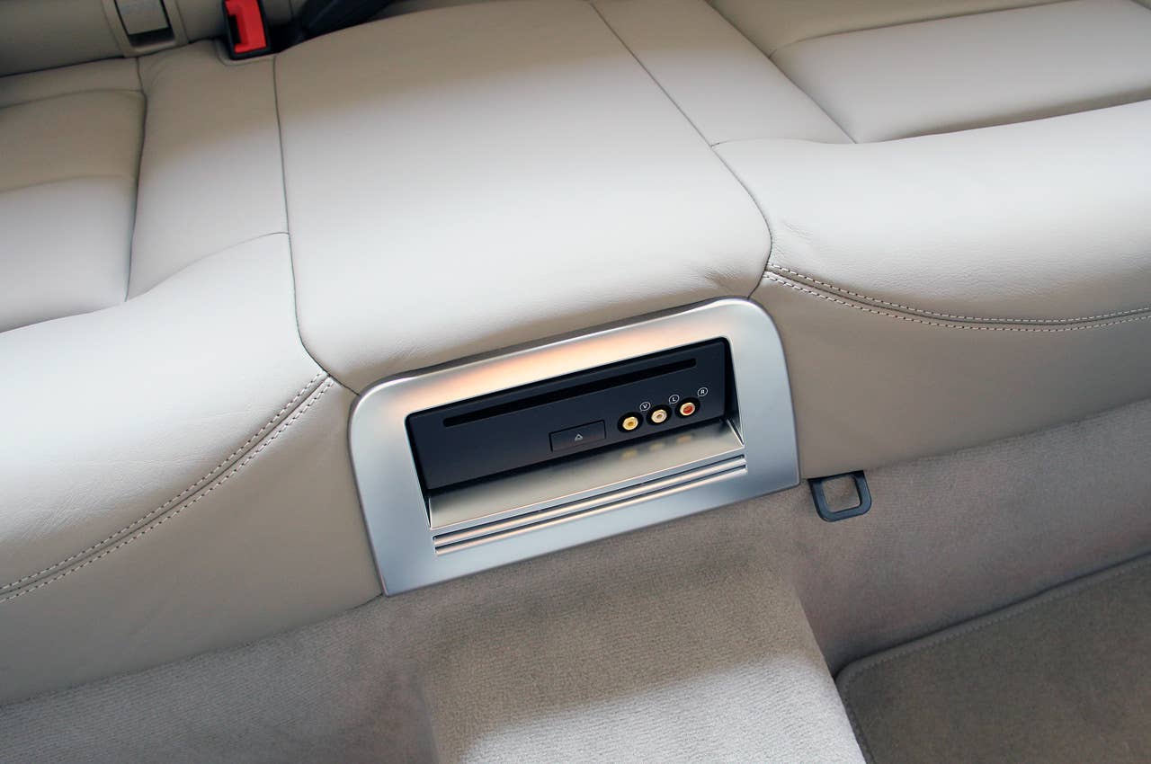 2012 Mercedes-Benz E350 rear seat DVD player
