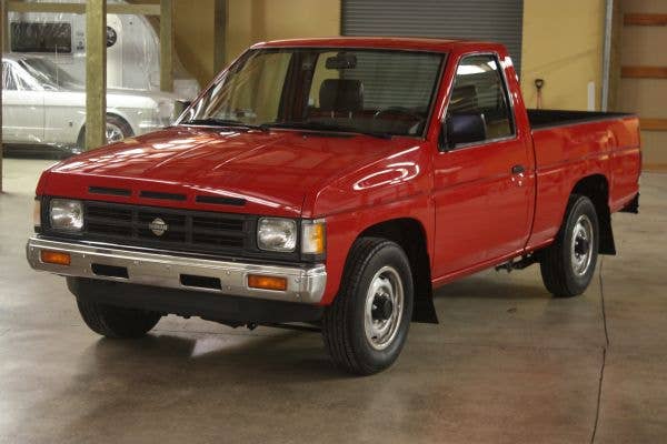 1990 Nissan Hardbody front 3/4