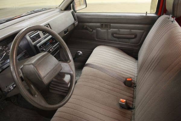 1990 Nissan Hardbody interior